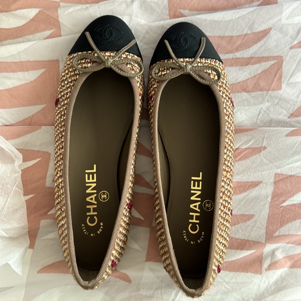 Chanel tweed ballet flats, size 36. Never worn. Dust bags and box included. - Picture 5 of 7